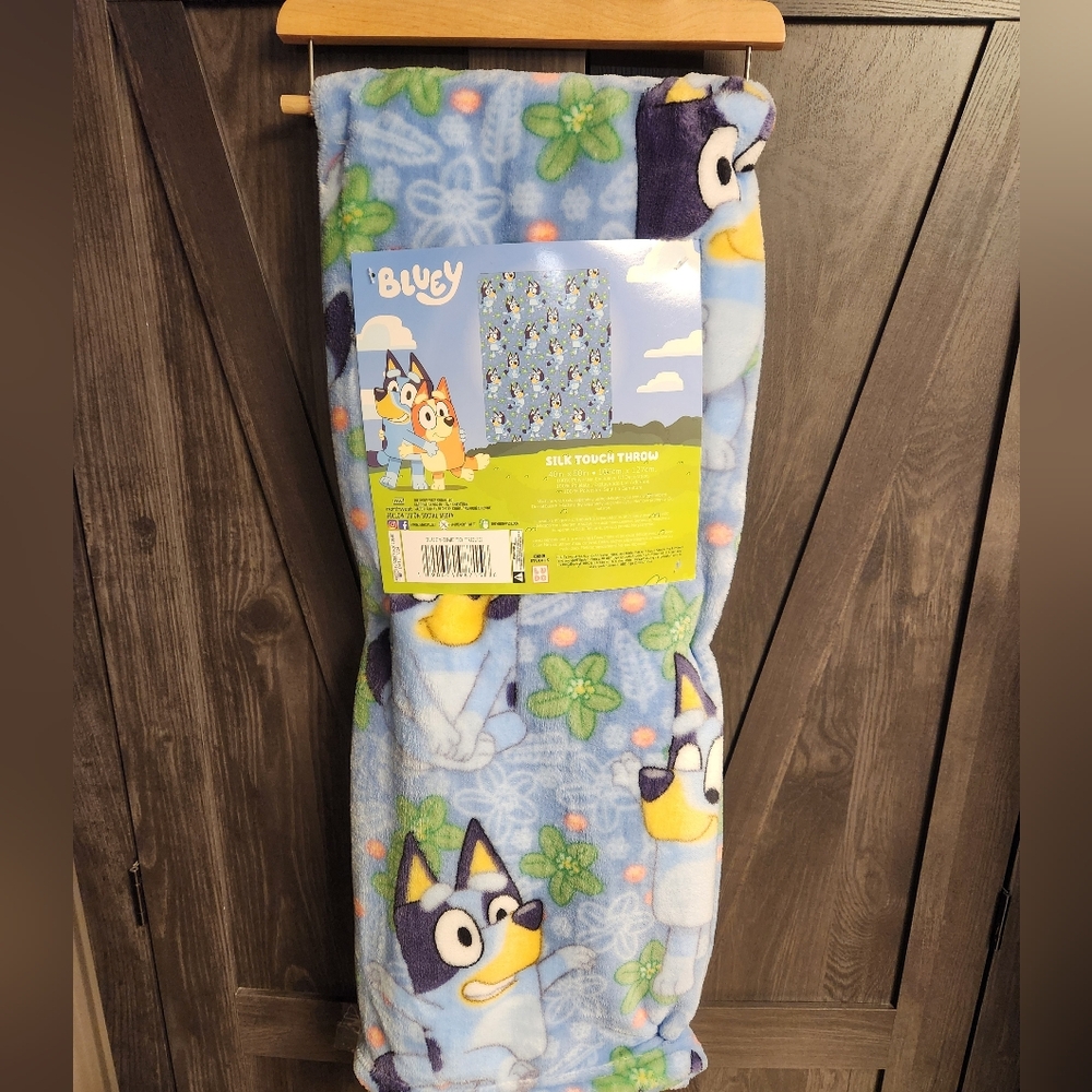 Brand new Bluey Silk Touch Toddler Throw Blanket 40" x 50"